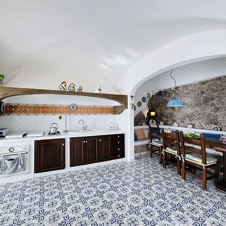 Holiday home Yourhome - Assia House